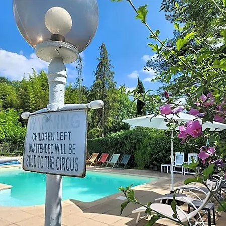 Le Bonheur- Cognac Bed & Breakfast 3*